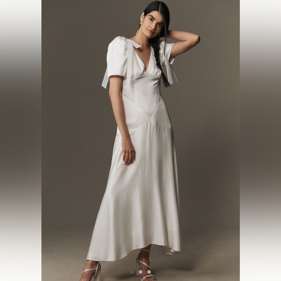 Mare Mare Dresses & Skirts - Mare Mare V-Neck Bow Flutter-Sleeve Organza Slip Dress